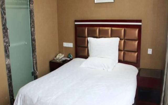 Greentree Inn Hubei Wuhan High Speed Rail Station Express Hotel