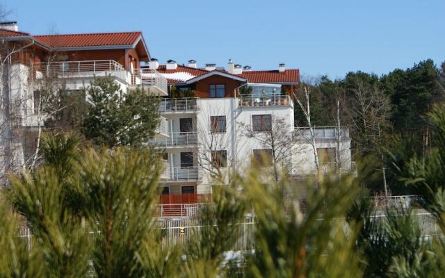 Апартаменты IRS ROYAL APARTMENTS - IRS Neptun Park вид на фасад