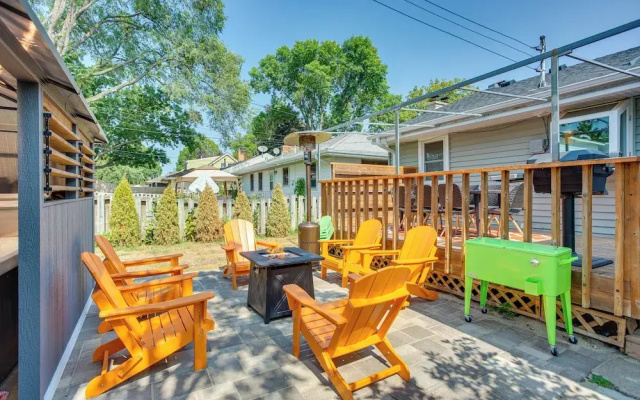 Pet-friendly Minneapolis Home ~ 8 Mi to Downtown!