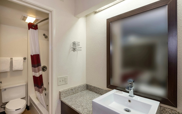 Red Roof Inn Toledo - Maumee