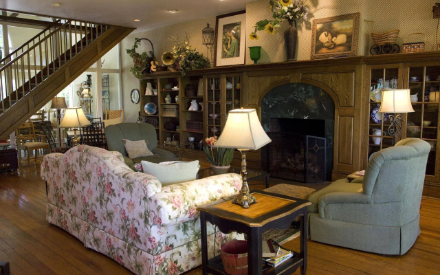 Highland Lake Inn & Resort