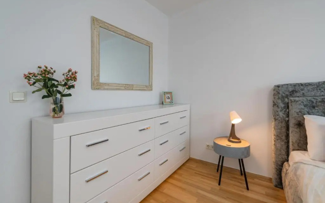 Family 1 BD Old Town Apartment by Hostlovers