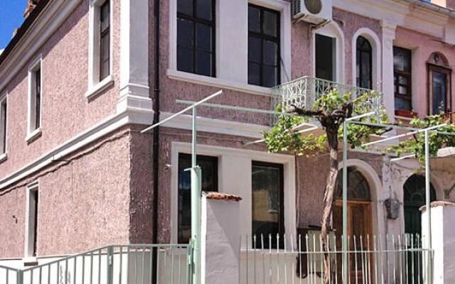Отель Old House Болгария, Бургас - отзывы, цены и фото номеров - забронировать отель Old House онлайн вид на фасад