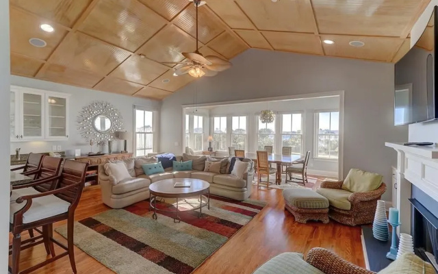 21 Ocean Point