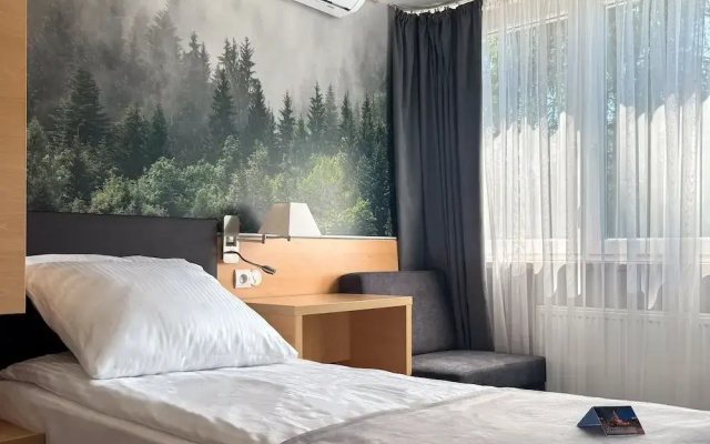 Hotel Malinowski Leśny