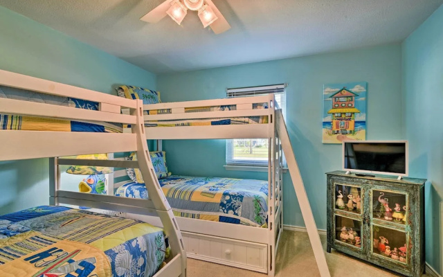 1 Block to Beach: Family Getaway in Galveston!
