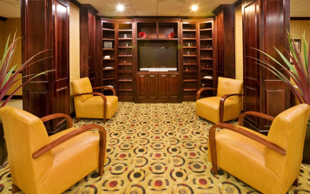 Comfort Inn & Suites Denison - Lake Texoma
