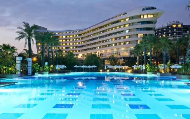 Отель Concorde De Luxe Resort вид на фасад