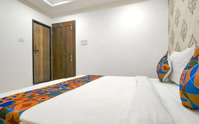 Fabhotel Ten Eleven