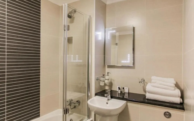 Emlyn Hotel