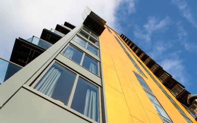 Апартаменты Approved Serviced Apartments VIP вид на фасад