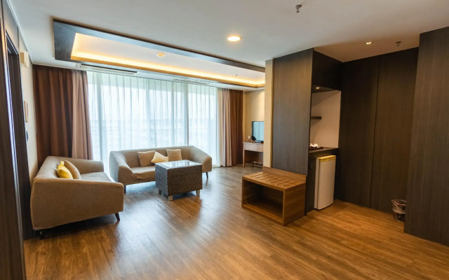 Xenia Hotel Clark - Multi Use Hotel