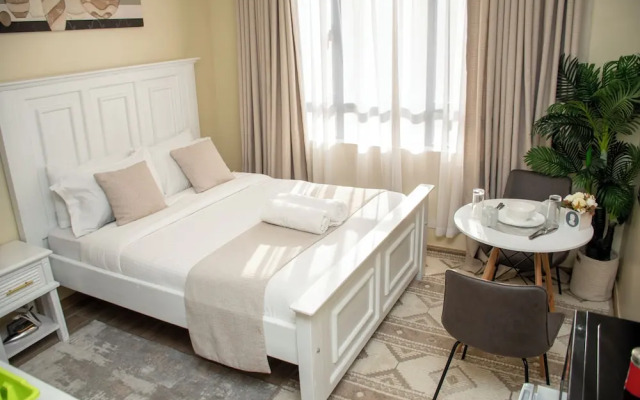 Elegant Comfy 3 Bedroom Apartment