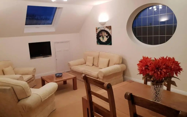 Large 2 ensuite bedroom flat with lovely views