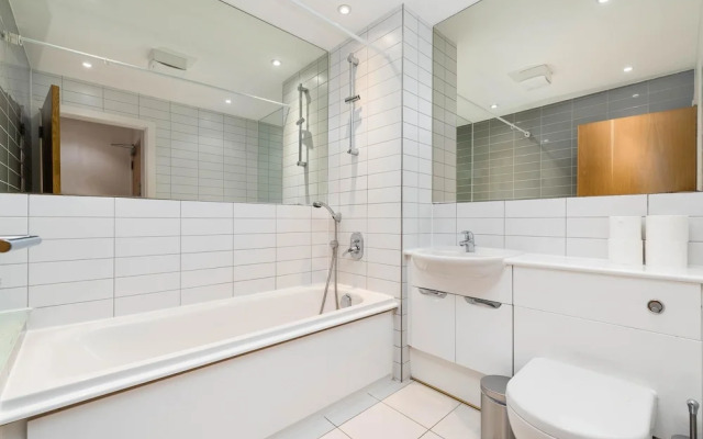 Super Luxury Modern 2BD Flat Canning Town