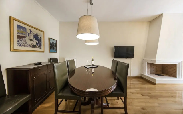 New renovated apt 2' to Acropolis museum