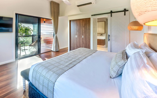 Point Blue on Hamilton Island
