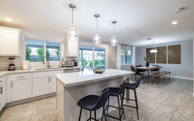 Phoenix Winchcomb 3 Bedroom Home by RedAwning