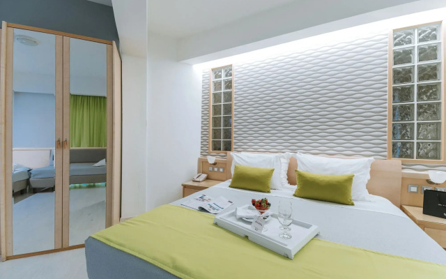 Отель Semiramis City