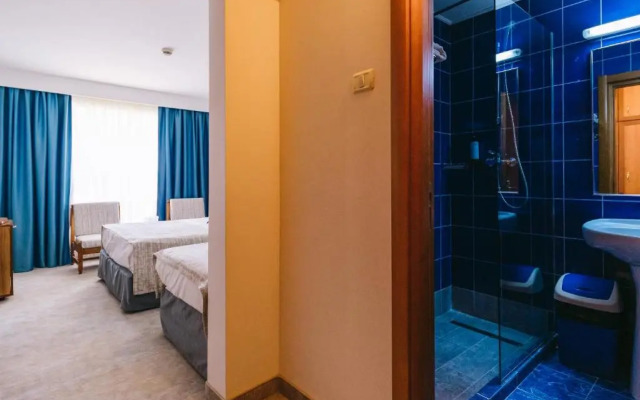 Hotel Condor