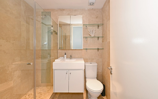 5 Bed House Pool Fresnaye Sea Point