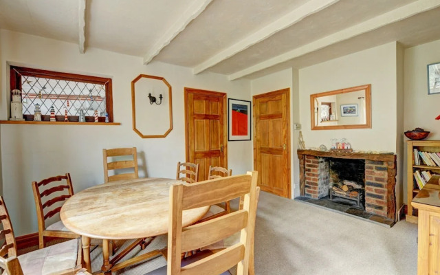 Modern Holiday Home in Tenby With Patio