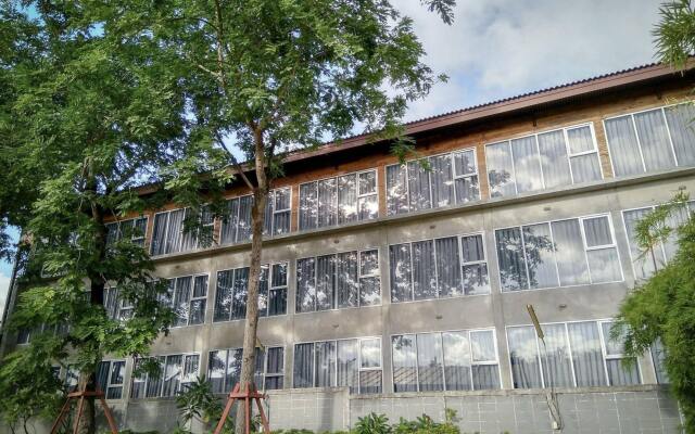 Отель NY TH Hotel Таиланд, Сирача - отзывы, цены и фото номеров - забронировать отель NY TH Hotel онлайн вид на фасад