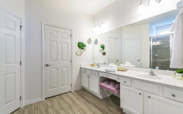 Solterra - 7008 Oakwood Street