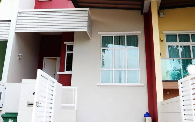 Отель Delite Guest House No 13 @ Batu Ferringhi вид на фасад