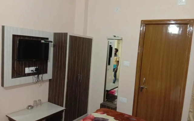 ADB Rooms Hotel De Pal Varanasi
