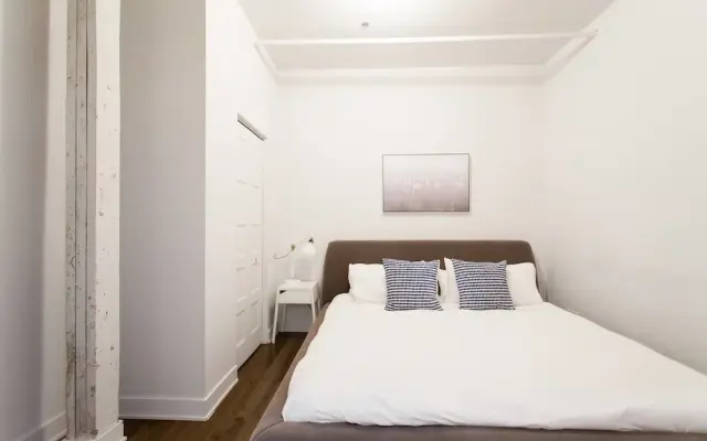 Amazing Plateau Loft Steps Away From Mount-royal