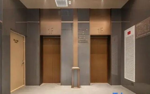 Jifeng International Hotel (Jinghe Bus Station Branch)