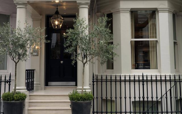 Knightsbridge Hotel вид на фасад