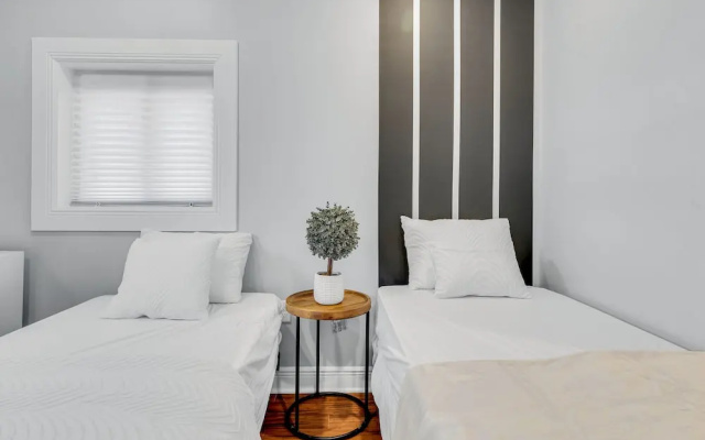 Brewerytown Balcony Retreat W Oxford 1BR