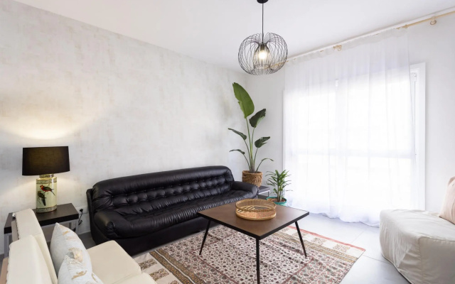 Home2Book Charming Center Apartment Santa Cruz