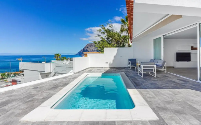 Magnífico Bungalow con Vista Panorámica y Piscina Privada