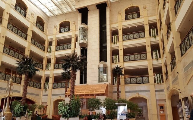 Отель Al Ain Rotana ОАЭ, Эль-Айн - отзывы, цены и фото номеров - забронировать отель Al Ain Rotana онлайн вид на фасад