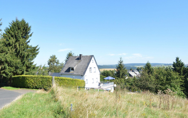 Peaceful Holiday Home in Rascheid near Forest