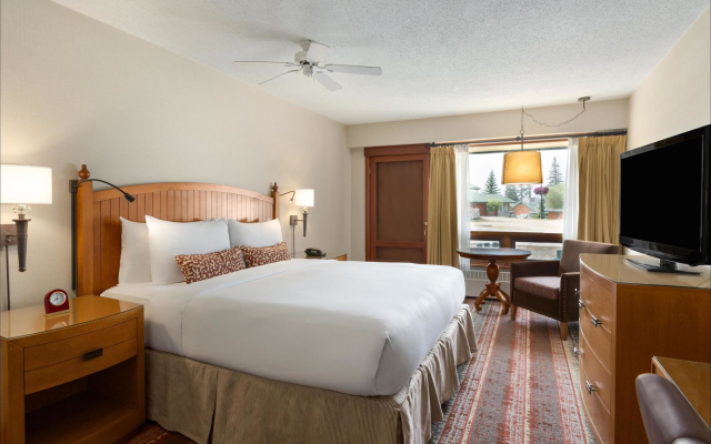 Fairmont Jasper Park Lodge
