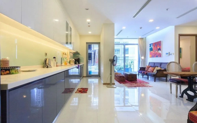 Aurora Apartment by Glenwood