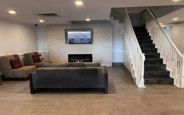 Hawthorn Extended Stay by Wyndham Hobbs