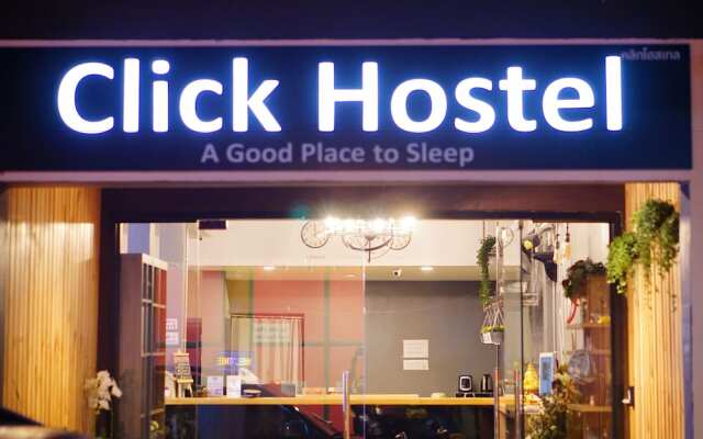 Click Hostel Бангкок вид на фасад