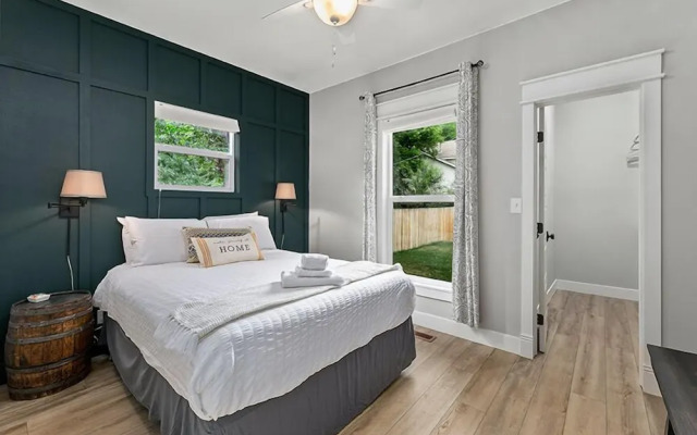 Cozy Chic Home in Downtown Loveland!