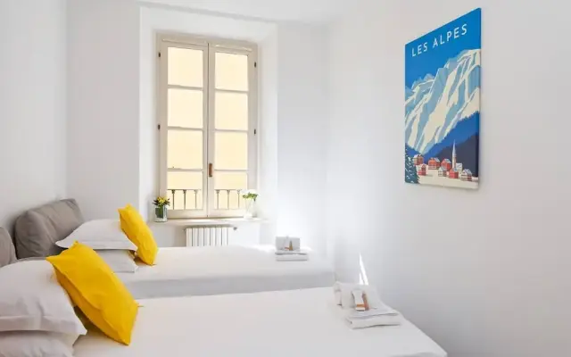 Central Lake View Apartment Crespi in Como