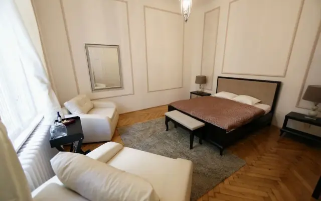 Dfive Apartments - Fashion Street