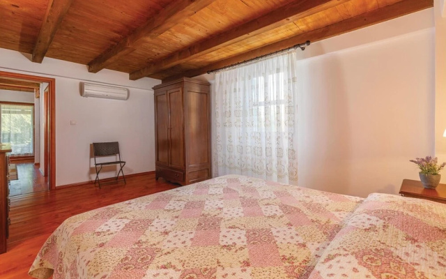 Nice Home in Vodnjan With Wifi and 4 Bedrooms