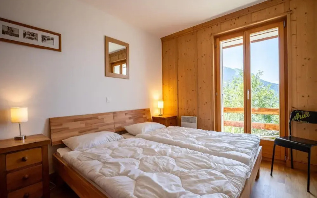 Spacious Chalet With Patio Facing Mountains