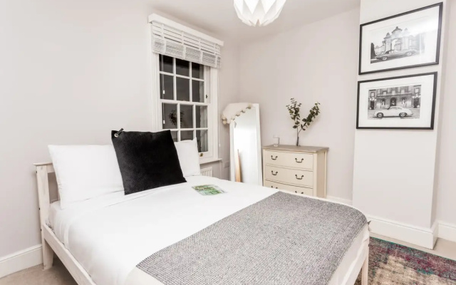 The Modern Classic - Contemporary & Elegant 3bdr Home