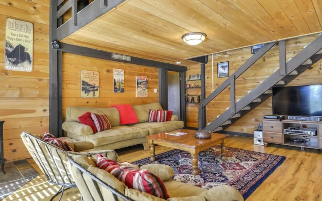 Cluster Cabin 26