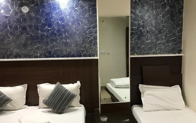Hotel Udhav Palace